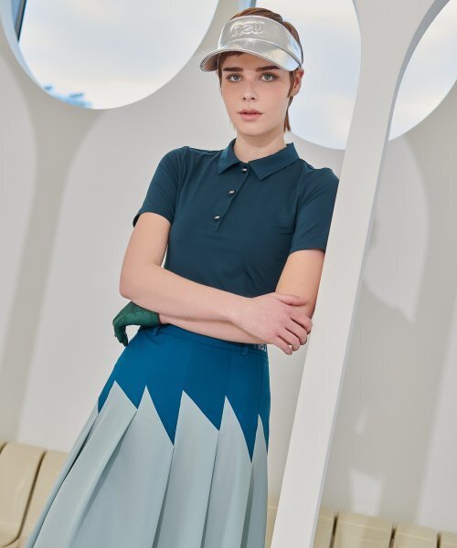 NEU GOLF（エヌイーユーゴルフ）の「ベーシックTシャツ - グリーン（ポロシャツ・レディース・その他・LARGE/MEDIUM/SMALL）」の2枚目の写真