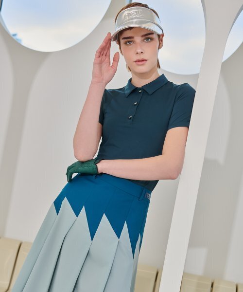 NEU GOLF（エヌイーユーゴルフ）の「ベーシックTシャツ - グリーン（ポロシャツ・レディース・その他・LARGE/MEDIUM/SMALL）」の3枚目の写真