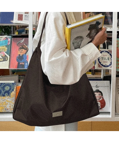 SYMBOL NYLON SHOPPER BAG [BROWN]