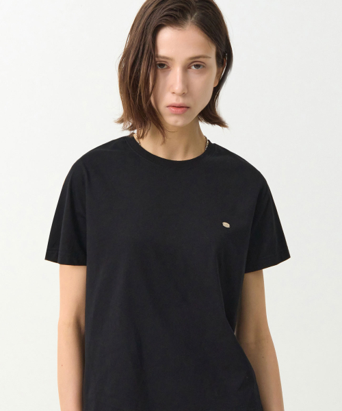 EUGGEN(ユジェン)の「アンティークスモールロゴショートスリーブTシャツ_ブラック(Tシャツ/カットソー・レディース・その他・SMALL/MEDIUM)」の1枚目の写真