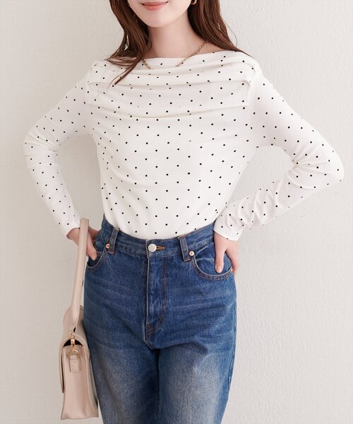 natural couture（ナチュラルクチュール）の「ドット柄ドレーププルオーバー（Tシャツ/カットソー・レディース・ブラック/オフホワイト/チャコールグレー・FREE）」の5枚目の写真