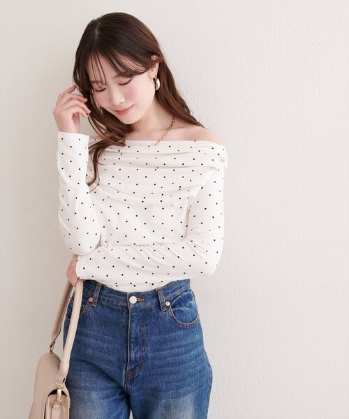 natural couture（ナチュラルクチュール）の「ドット柄ドレーププルオーバー（Tシャツ/カットソー・レディース・ブラック/オフホワイト/チャコールグレー・FREE）」の6枚目の写真