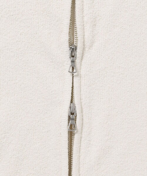 LACOSTE（ラコステ）の「ブークレー スタンドジップニットカーディガン / ドライバーズニット（カーディガン/ボレロ・メンズ・オフホワイト/オレンジ/グレー・5/4/3/2）」の22枚目の写真