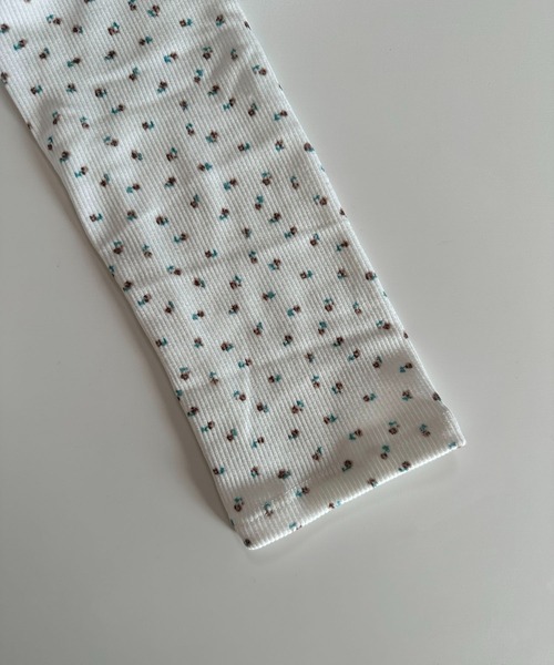 lulufa（ルルファ）の「カップ付き リボンレース 小花モチーフVネック ロングスリーブ（Tシャツ/カットソー・レディース・ホワイト/ブラック・FREE）」の9枚目の写真