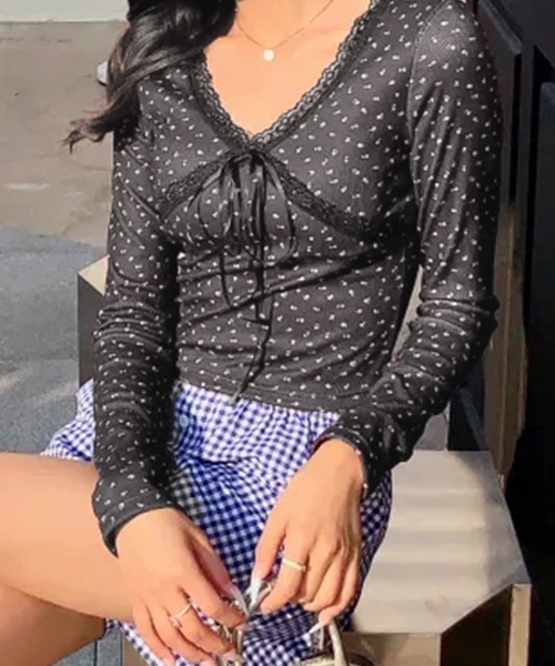 lulufa（ルルファ）の「カップ付き リボンレース 小花モチーフVネック ロングスリーブ（Tシャツ/カットソー・レディース・ホワイト/ブラック・FREE）」の11枚目の写真