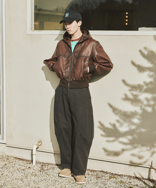 JOURNAL STANDARD（ジャーナルスタンダード）の「ゴート レザー エイジング ジップ フーディ ブルゾン（ライダースジャケット・メンズ・ブラウン・LARGE/MEDIUM）」の9枚目の写真