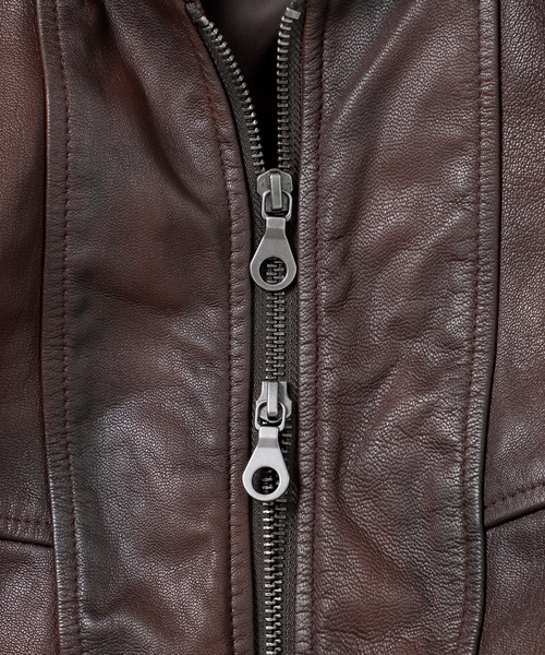 JOURNAL STANDARD（ジャーナルスタンダード）の「ゴート レザー エイジング ジップ フーディ ブルゾン（ライダースジャケット・メンズ・ブラウン・LARGE/MEDIUM）」の13枚目の写真
