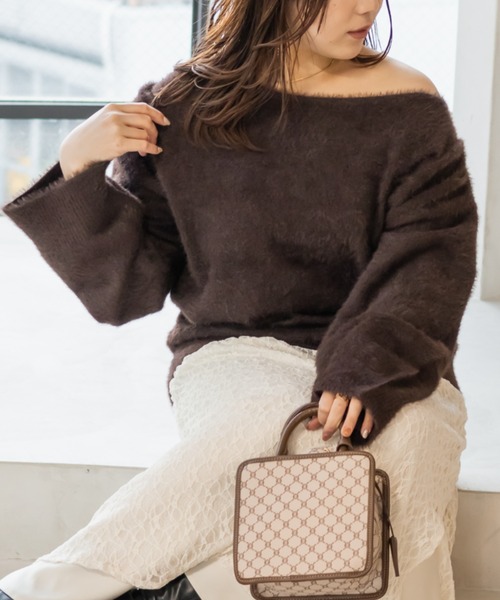 CLETTE(クレット)の「CLETTEオリジナルオフショルシャギーニット(ニット/セーター・レディース・ブラウン/グレー/アイボリー・4L/3L/LL)」の13枚目の写真