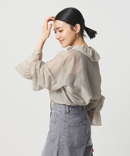 BEAUTY&YOUTH UNITED ARROWS(ビューティーアンドユースユナイテッドアローズ)の「ストライプ ラッフル スキッパーブラウス ウォッシャブル(シャツ/ブラウス・レディース・ベージュ/ライトブルー・FREE)」の2枚目の写真