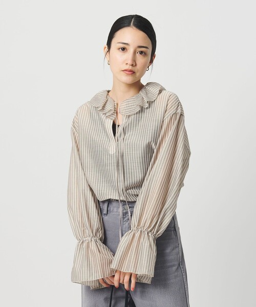 BEAUTY&YOUTH UNITED ARROWS(ビューティーアンドユースユナイテッドアローズ)の「ストライプ ラッフル スキッパーブラウス ウォッシャブル(シャツ/ブラウス・レディース・ベージュ/ライトブルー・FREE)」の3枚目の写真