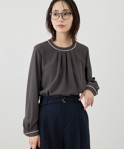 ROPE' PICNIC(ロペピクニック)の「【WEB限定サイズ】配色アソートフロントタックブラウス(シャツ/ブラウス・レディース・チャコールグレー/ホワイト/ベージュ/ホワイト系その他・S/M/L)」の1枚目の写真