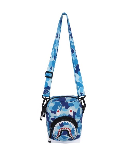 A BATHING APE(アベイシングエイプ)の「ABC CAMO SHARK MINI BAG(ショルダーバッグ・メンズ・ブルー/ピンク/グリーン・FREE)」の3枚目の写真