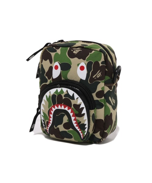 A BATHING APE(アベイシングエイプ)の「ABC CAMO SHARK MINI BAG(ショルダーバッグ・メンズ・ブルー/ピンク/グリーン・FREE)」の4枚目の写真