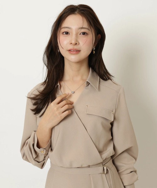 Apuweiser-riche（アプワイザーリッシェ）の「カシュクールラッフルシャツワンピース（ワンピース・レディース・ピンクベージュ/ネイビー・2/1/0）」の9枚目の写真