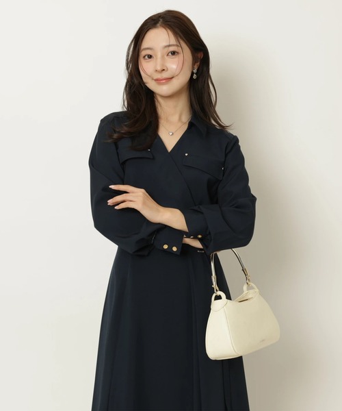 Apuweiser-riche（アプワイザーリッシェ）の「カシュクールラッフルシャツワンピース（ワンピース・レディース・ピンクベージュ/ネイビー・2/1/0）」の16枚目の写真