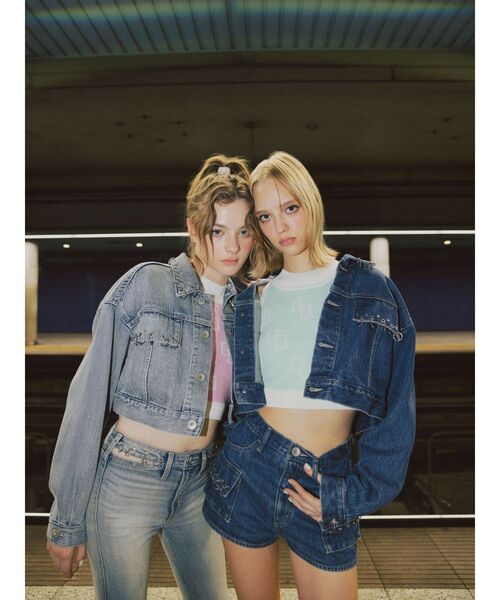 GYDA（ジェイダ）の「ring bijou studsデザインデニムショートパンツ（デニムパンツ・レディース・ライトブルー/ブルー・MEDIUM/SMALL）」の22枚目の写真