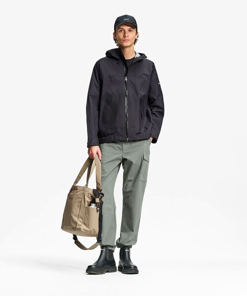 AIGLE(エーグル)の「3レイヤーフーデッドジャケット(マウンテンパーカー・メンズ・ブラック/ベージュ・S/XL/M/L)」の13枚目の写真