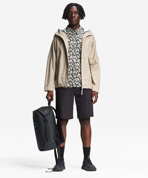 AIGLE(エーグル)の「3レイヤーフーデッドジャケット(マウンテンパーカー・メンズ・ブラック/ベージュ・S/XL/M/L)」の6枚目の写真