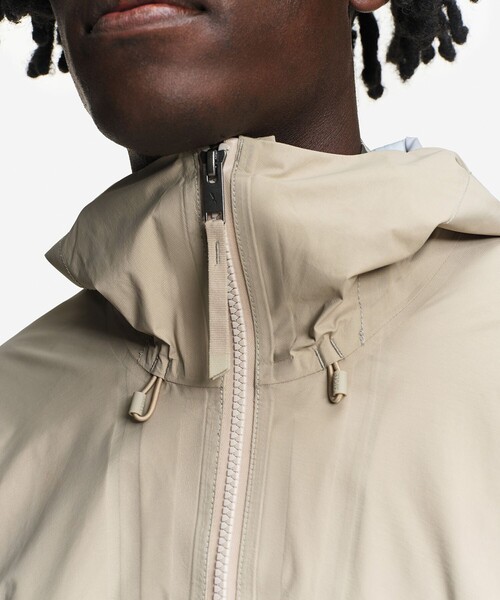 AIGLE(エーグル)の「3レイヤーフーデッドジャケット(マウンテンパーカー・メンズ・ブラック/ベージュ・S/XL/M/L)」の11枚目の写真