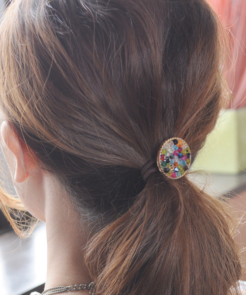 queite（ケイト）の「ビーズプレートヘアゴム（ヘアゴム・レディース・オフホワイト/グレー/マルチ・ﾌﾘ-）」の4枚目の写真