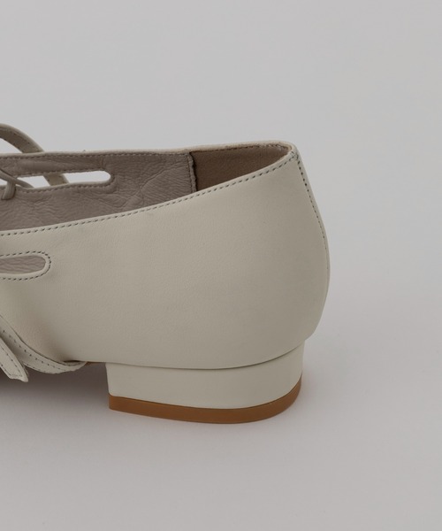 ALM.(アルム)の「【ALM.】LEIRA LEATHER PUMPS(パンプス・レディース・アイボリー/ブラック・39/37/36/38)」の16枚目の写真