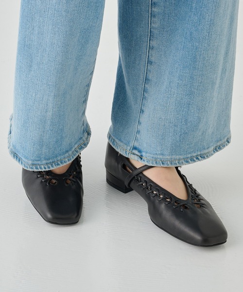 ALM.(アルム)の「【ALM.】LEIRA LEATHER PUMPS(パンプス・レディース・アイボリー/ブラック・39/37/36/38)」の5枚目の写真