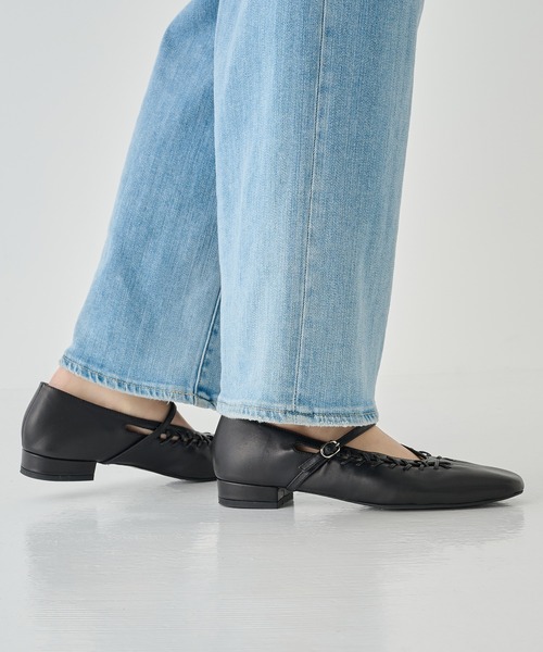 ALM.(アルム)の「【ALM.】LEIRA LEATHER PUMPS(パンプス・レディース・アイボリー/ブラック・39/37/36/38)」の6枚目の写真