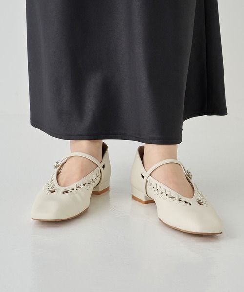 ALM.(アルム)の「【ALM.】LEIRA LEATHER PUMPS(パンプス・レディース・アイボリー/ブラック・39/37/36/38)」の18枚目の写真