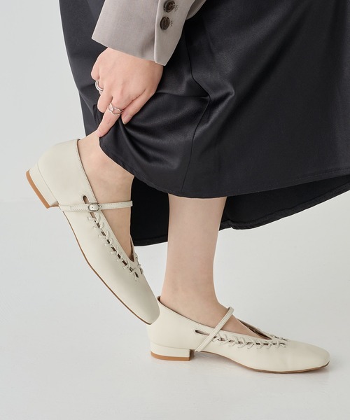 ALM.(アルム)の「【ALM.】LEIRA LEATHER PUMPS(パンプス・レディース・アイボリー/ブラック・39/37/36/38)」の22枚目の写真