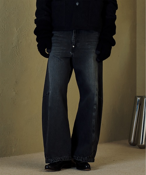 JIEDA(ジエダ)の「VINTAGE-FEEL DRAPED DENIM PANTS(デニムパンツ・メンズ・インディゴブルー/ブラック・2/1)」の2枚目の写真