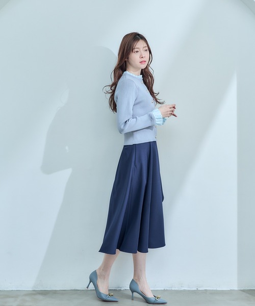 12Twelve Agenda(トゥエルブ アジェンダ)の「フリルドッキングニットカーディガン(ニット/セーター・レディース・ベージュ/ブラック/ライトグレー・M)」の17枚目の写真