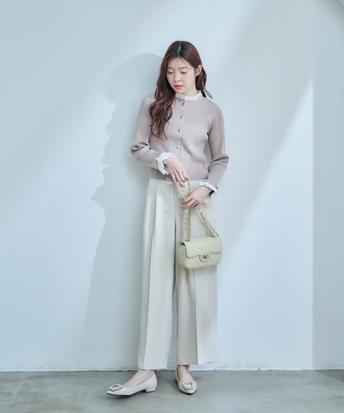 12Twelve Agenda(トゥエルブ アジェンダ)の「フリルドッキングニットカーディガン(ニット/セーター・レディース・ベージュ/ブラック/ライトグレー・M)」の11枚目の写真