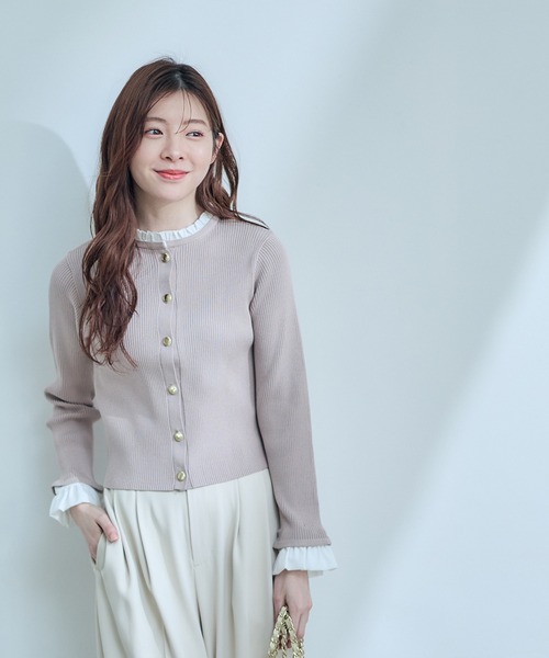 12Twelve Agenda(トゥエルブ アジェンダ)の「フリルドッキングニットカーディガン(ニット/セーター・レディース・ベージュ/ブラック/ライトグレー・M)」の10枚目の写真