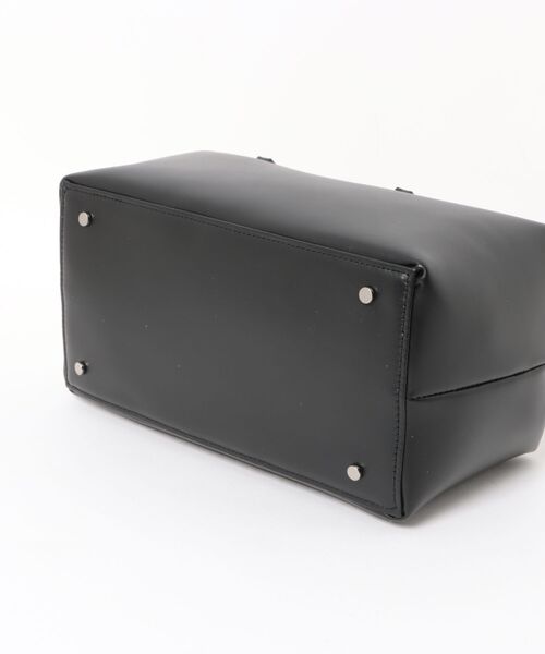 AMOMENTO(アモーメント)の「AMOMENTO small cubo bag(ハンドバッグ・レディース・ブラック・FREE)」の5枚目の写真