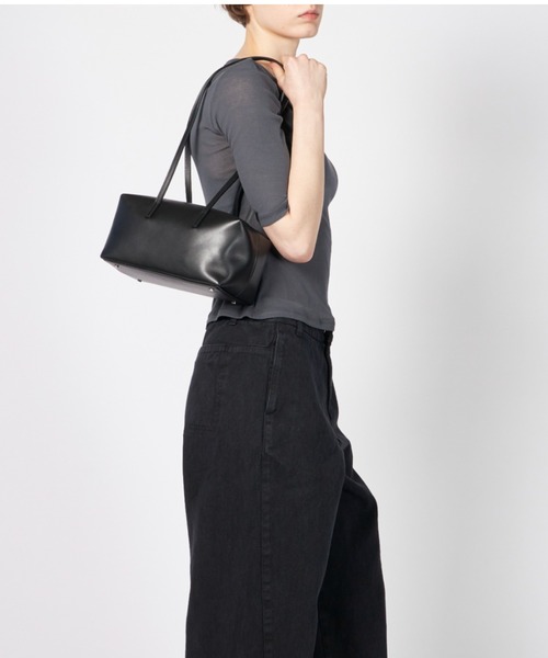 AMOMENTO(アモーメント)の「AMOMENTO small cubo bag(ハンドバッグ・レディース・ブラック・FREE)」の1枚目の写真