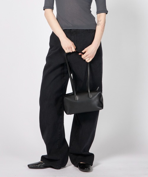 AMOMENTO(アモーメント)の「AMOMENTO small cubo bag(ハンドバッグ・レディース・ブラック・FREE)」の3枚目の写真