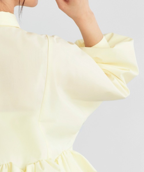 RUIRUE BOUTIQUE（ルイルエブティック）の「洗える ｜ ダブル フリル クロップド ドルマン シャツ ｜ トップス・クロップドシャツ・シャツ・長袖ブラウス・きれいめブラウス・オフィスカジュアルブラウス・フリルブラウス（シャツ/ブラウス・レディース・ライトイエロー/ブルー/ホワイト/ピンク・M/L）」の17枚目の写真