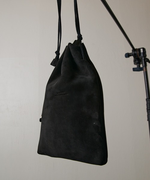 SLOW(スロウ)の「【SLOW】deer nubuck 2waydrawstring shoulderbag(ショルダーバッグ・メンズ・ブラック・FREE)」の3枚目の写真