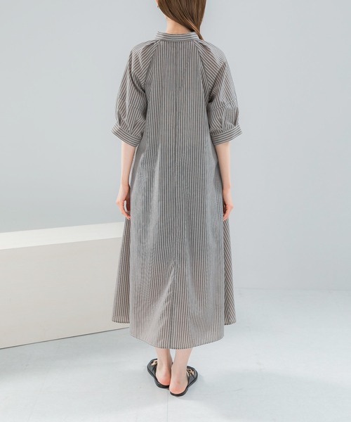 URBAN RESEARCH ROSSO WOMEN（アーバンリサーチ　ロッソ）の「『WEB限定』『UR TECH Smart Linen Touch』イージーリネンシャツワンピース（ワンピース・レディース・ブラウン系その他/ネイビー・FREE）」の14枚目の写真