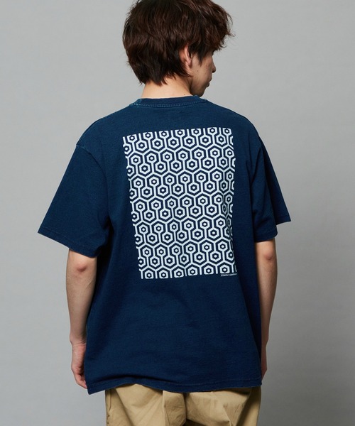 EDWIN（エドウィン）の「EDWIN エドウィン プリントTシャツ インディゴ 半袖（Tシャツ/カットソー・メンズ・ブルー/ホワイト・LARGE/MEDIUM/X-LARGE）」の2枚目の写真