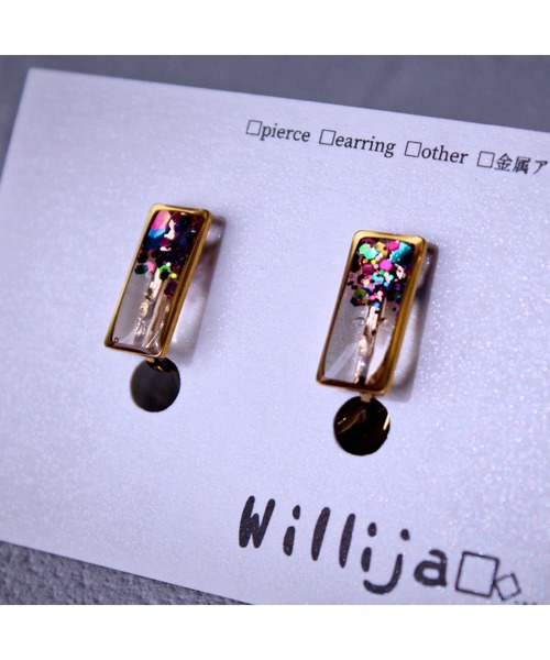 tone(トーン)の「【Willija】金属アレルギー対応《Evil squareⅡmini》偏光ホログラムのイヤリング(MA)(イヤリング・レディース・オレンジ/ブルー/ピンク/グリーン・FREE)」の2枚目の写真
