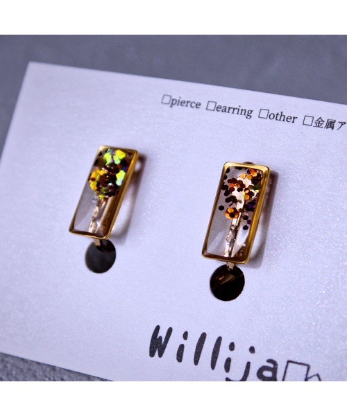tone(トーン)の「【Willija】金属アレルギー対応《Evil squareⅡmini》偏光ホログラムのイヤリング(MA)(イヤリング・レディース・オレンジ/ブルー/ピンク/グリーン・FREE)」の4枚目の写真