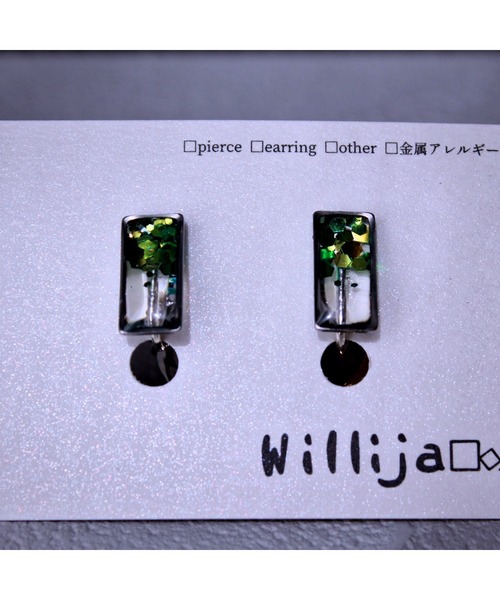 tone(トーン)の「【Willija】金属アレルギー対応《Evil squareⅡmini》偏光ホログラムのイヤリング(MA)(イヤリング・レディース・オレンジ/ブルー/ピンク/グリーン・FREE)」の6枚目の写真