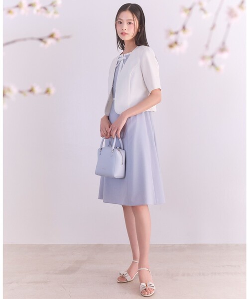 TOCCA(トッカ)の「BRIGHT BREEZE 半袖ショートジャケット(ノーカラージャケット・レディース・アイボリー系/ネイビー系・0/2/4/6)」の5枚目の写真