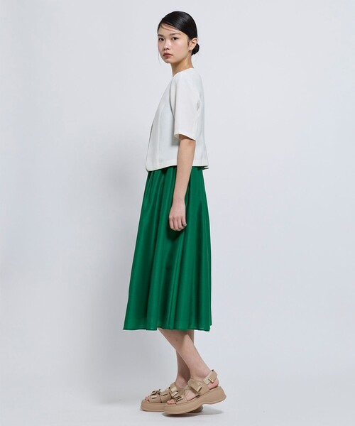 TOCCA(トッカ)の「BRIGHT BREEZE 半袖ショートジャケット(ノーカラージャケット・レディース・アイボリー系/ネイビー系・0/2/4/6)」の8枚目の写真