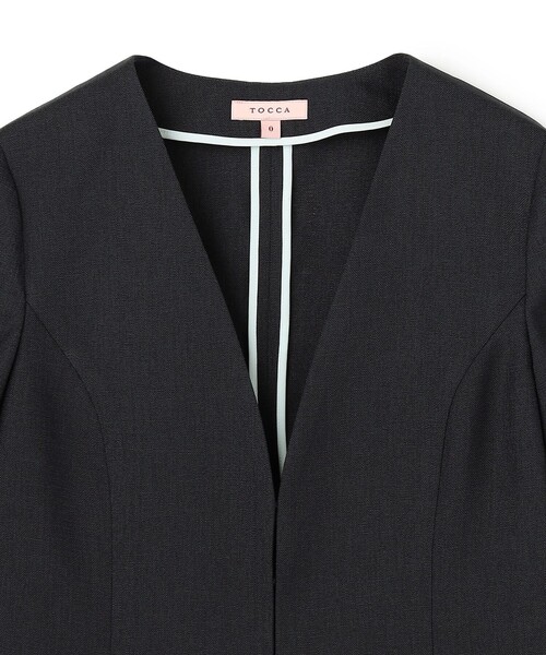 TOCCA(トッカ)の「BRIGHT BREEZE 半袖ショートジャケット(ノーカラージャケット・レディース・アイボリー系/ネイビー系・0/2/4/6)」の17枚目の写真