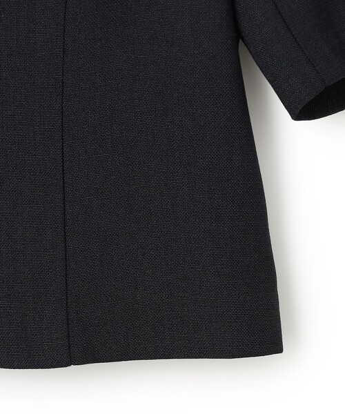 TOCCA(トッカ)の「BRIGHT BREEZE 半袖ショートジャケット(ノーカラージャケット・レディース・アイボリー系/ネイビー系・0/2/4/6)」の19枚目の写真