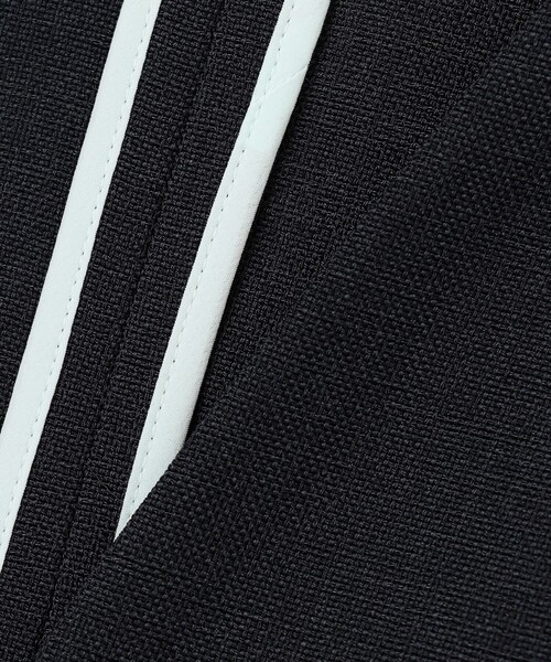 TOCCA(トッカ)の「BRIGHT BREEZE 半袖ショートジャケット(ノーカラージャケット・レディース・アイボリー系/ネイビー系・0/2/4/6)」の21枚目の写真