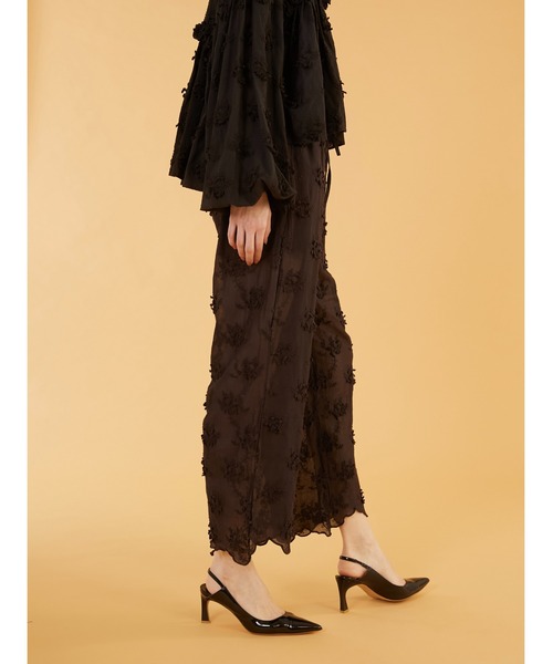 crinkle crinkle crinkle（クリンクルクリンクルクリンクル）の「【crinkle crinkle crinkle】sheer cotton 3D embroidery easy pants/シアーコットン3Dエンブロイダリーイージーパンツ（その他パンツ・レディース・ホワイト/ブラック・FREE）」の9枚目の写真