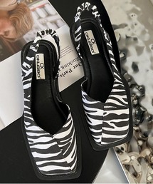 ＆soiree（アンドソワレ）の「スクエアVカットミュール（サンダル）」